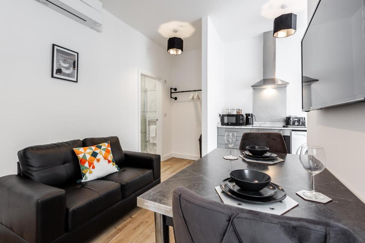 York Villas Free Parking Included リヴァプール エクステリア 写真