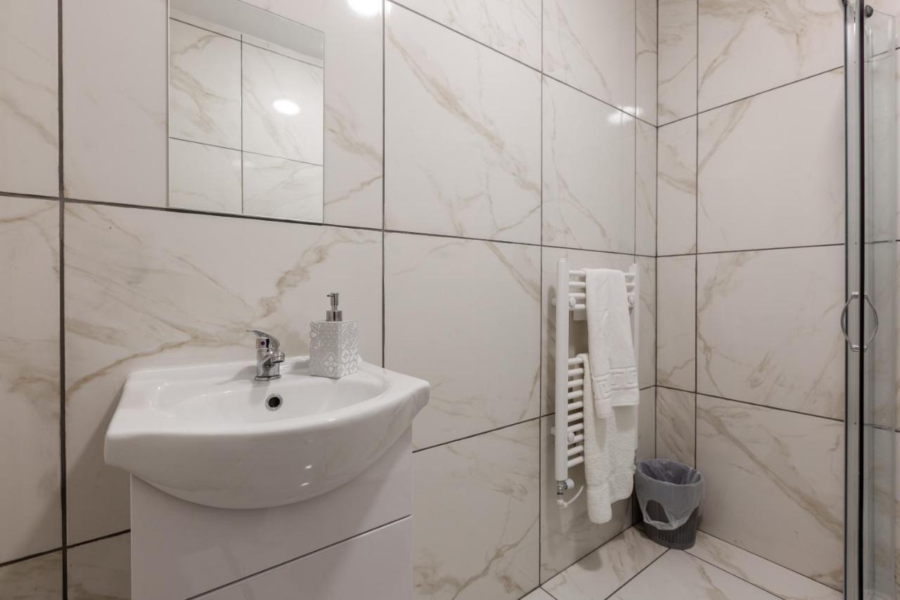 York Villas Free Parking Included リヴァプール エクステリア 写真